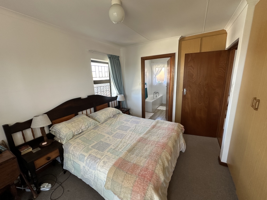 4 Bedroom Property for Sale in Hartenbos Central Western Cape